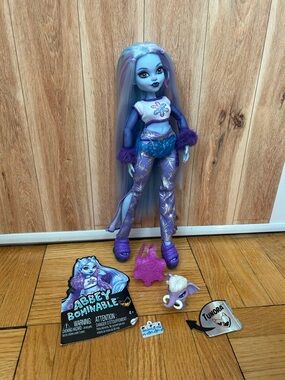 Monster High Abbey Bominable Doll G3 with accessories
